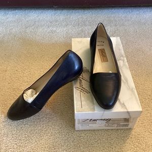 Beautiful Amalfi Flats 8.5